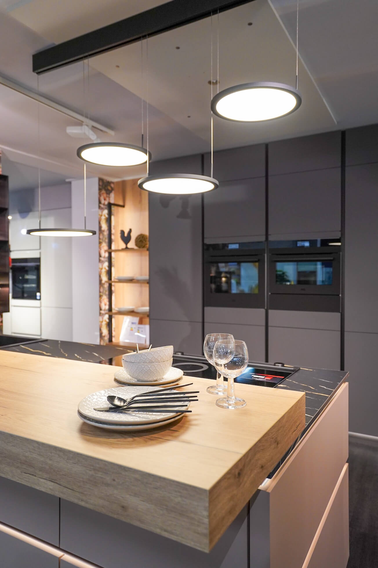 Musterküche Nobilia mit Insel Designstil