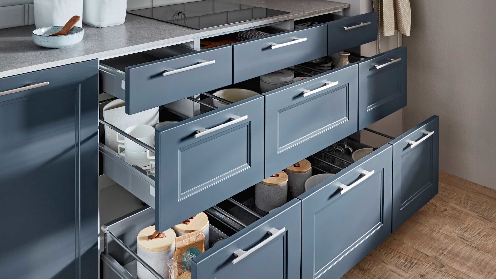 Nobilia Cascada Landhausküche Blau mit Rahmenfronten