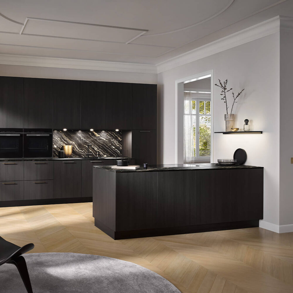 Häcker Designküche mit Halbinsel Feineiche