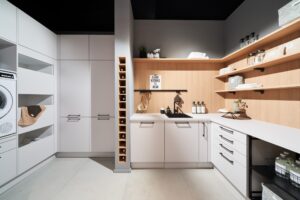 Haecker UNO Satin Kueche mit Hauswirtschaftsraum